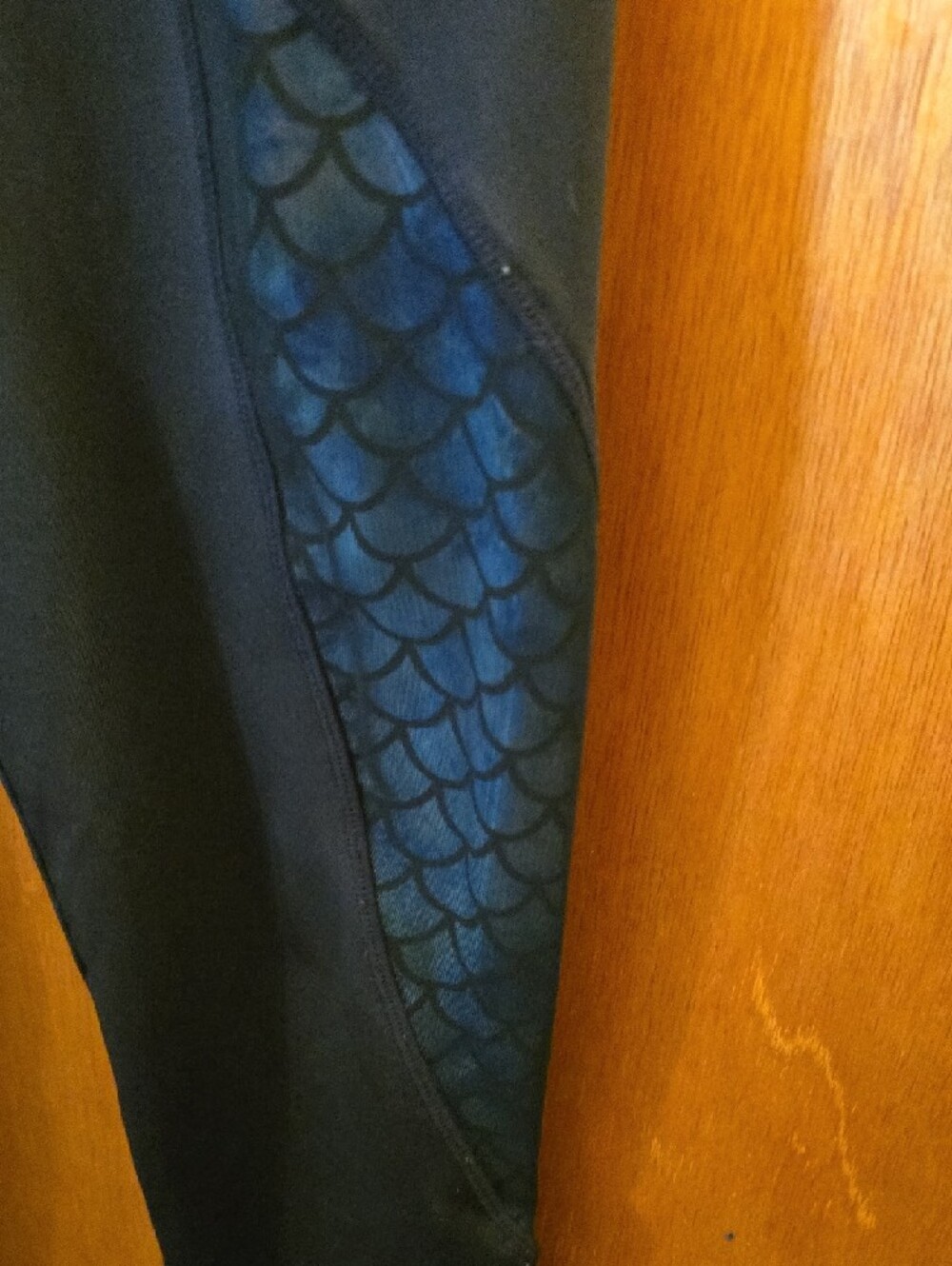 Fin Fun Womens Leggings With Scale Side Panels - Picture 3 of 6